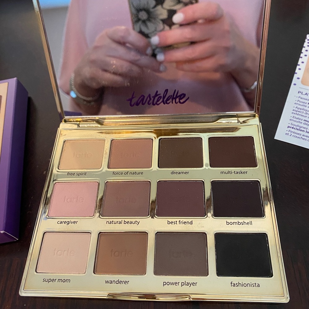 Tartelette eyeshadow pallet like new